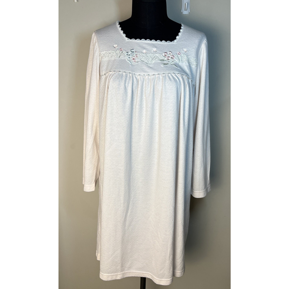 Miss Elaine Soft Flannel Nightgown XL Pink Floral Embroidery Cottage Core Granny